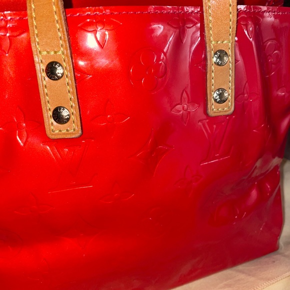 🔥SALE🔥 EUC Auth Louis Vuitton Reade Vernis bag - Picture 3 of 15